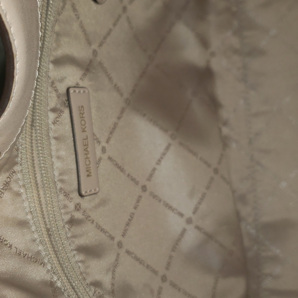 Michael Kors Joan Shoulderbag - Picture 7 of 8